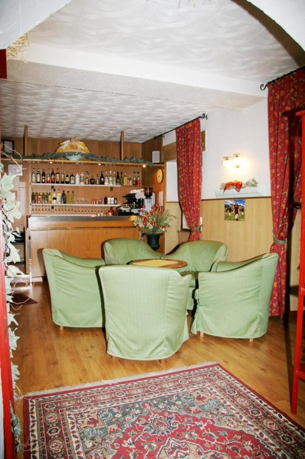 Albergo Garni Cavento 핀졸로 외부 사진
