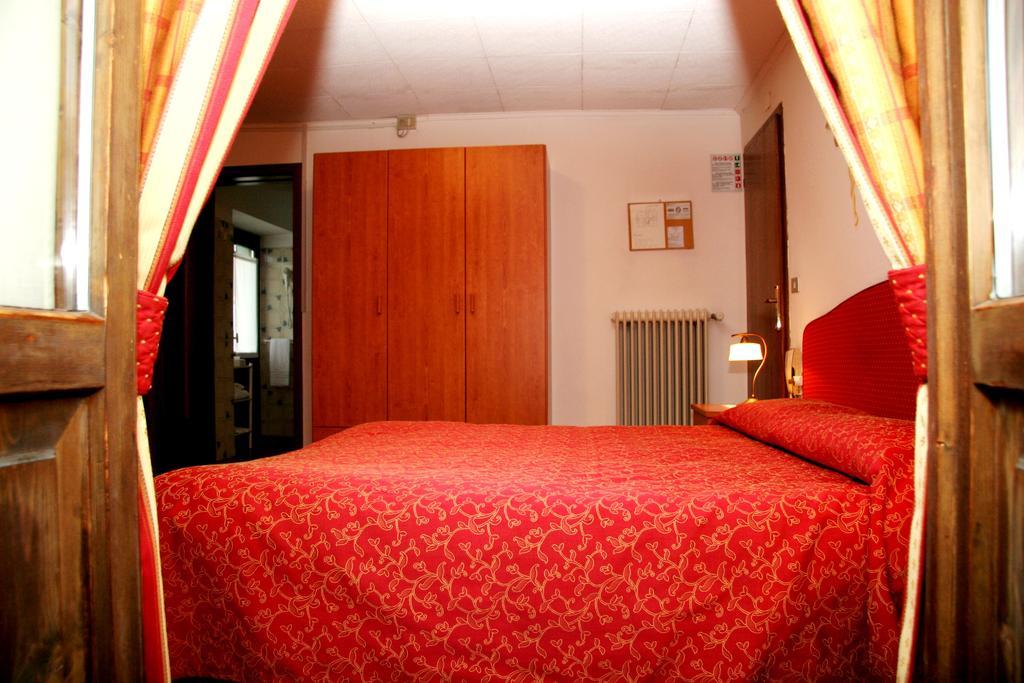 Albergo Garni Cavento 핀졸로 외부 사진